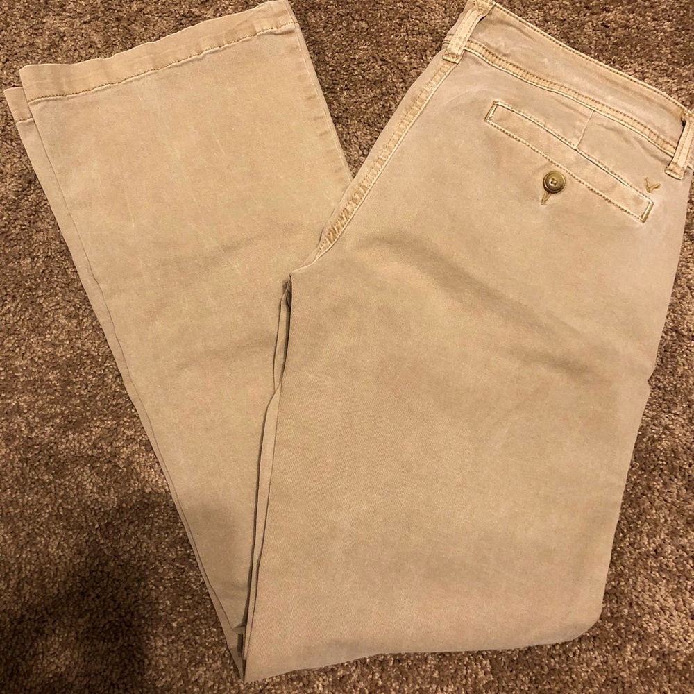 American eagle khaki pants
